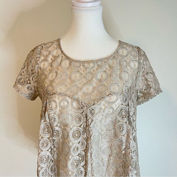 Anthropologie Akemi & Kim Metallic Lace Blouse Size Small Short Sleeve - Picture 4 of 9